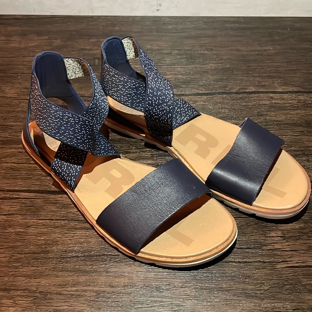 Sorel Ella ll sandal in nocturnal, sea salt. Size 8. New